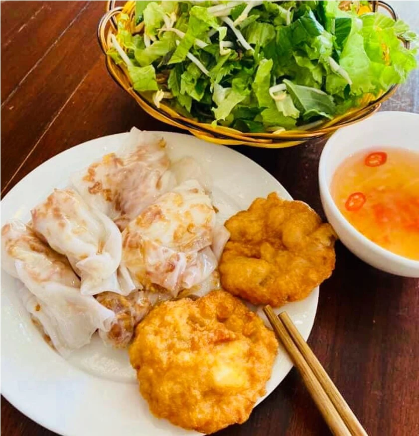 Bánh cuốn nóng tráng tay tại Hạ Long