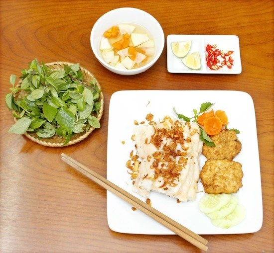 Bánh cuốn nóng tráng tay - Lựa chọn sáng suốt cho bữa sáng tươm tất